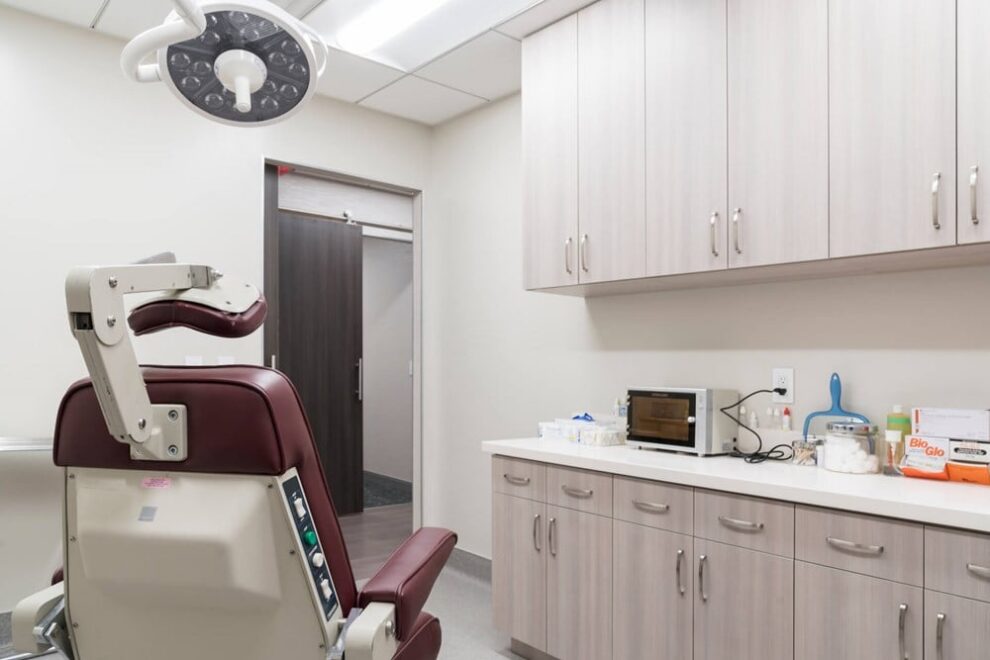 Ophthalmology Associates of the Valley West Hills