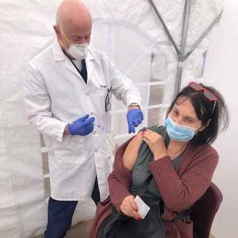 Dr. Peter Zeegen helps to Immunize the Community